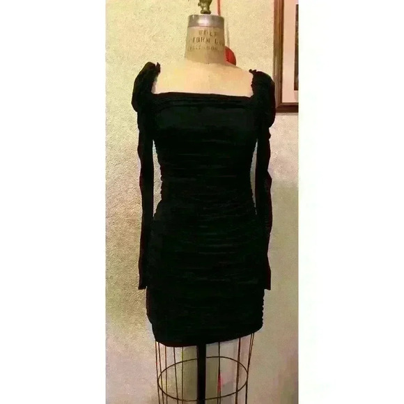 Wdirara Black Ruched Square Neck Long Sleeve Mini Dress NWT Size L - Picture 2 of 13